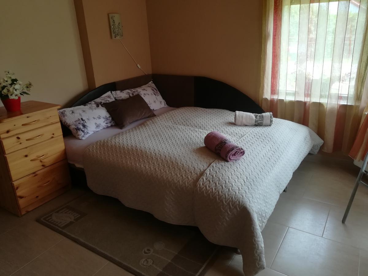 Betty Apartman Balatonfůzfő Екстериор снимка