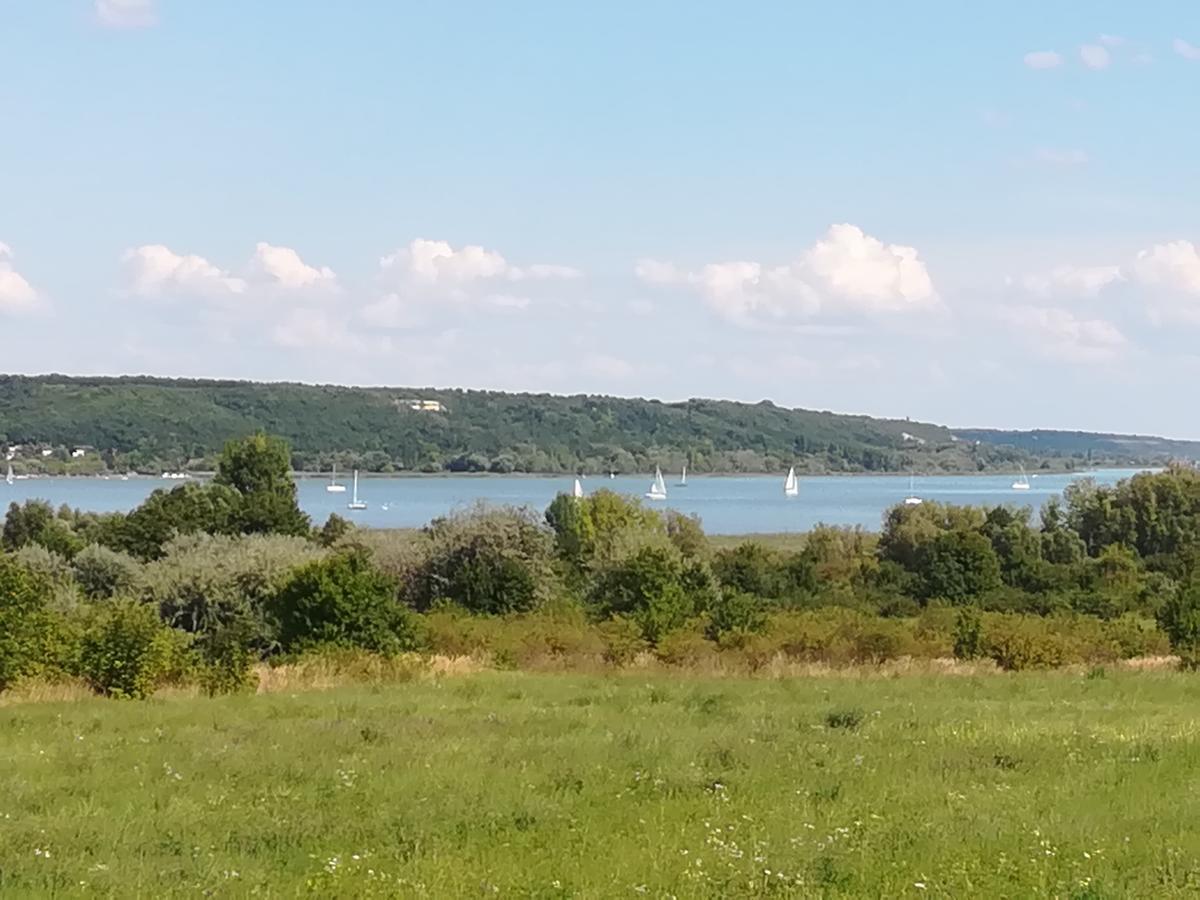 Betty Apartman Balatonfůzfő Екстериор снимка