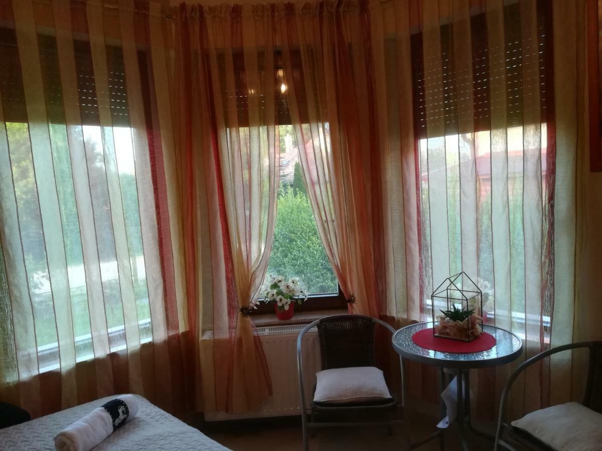 Betty Apartman Balatonfůzfő Екстериор снимка